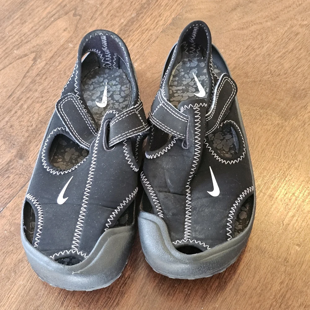 Nike Sunray Protect Kids' Sandals Black Outdoor Water Shoes 35 Euro Size Kids